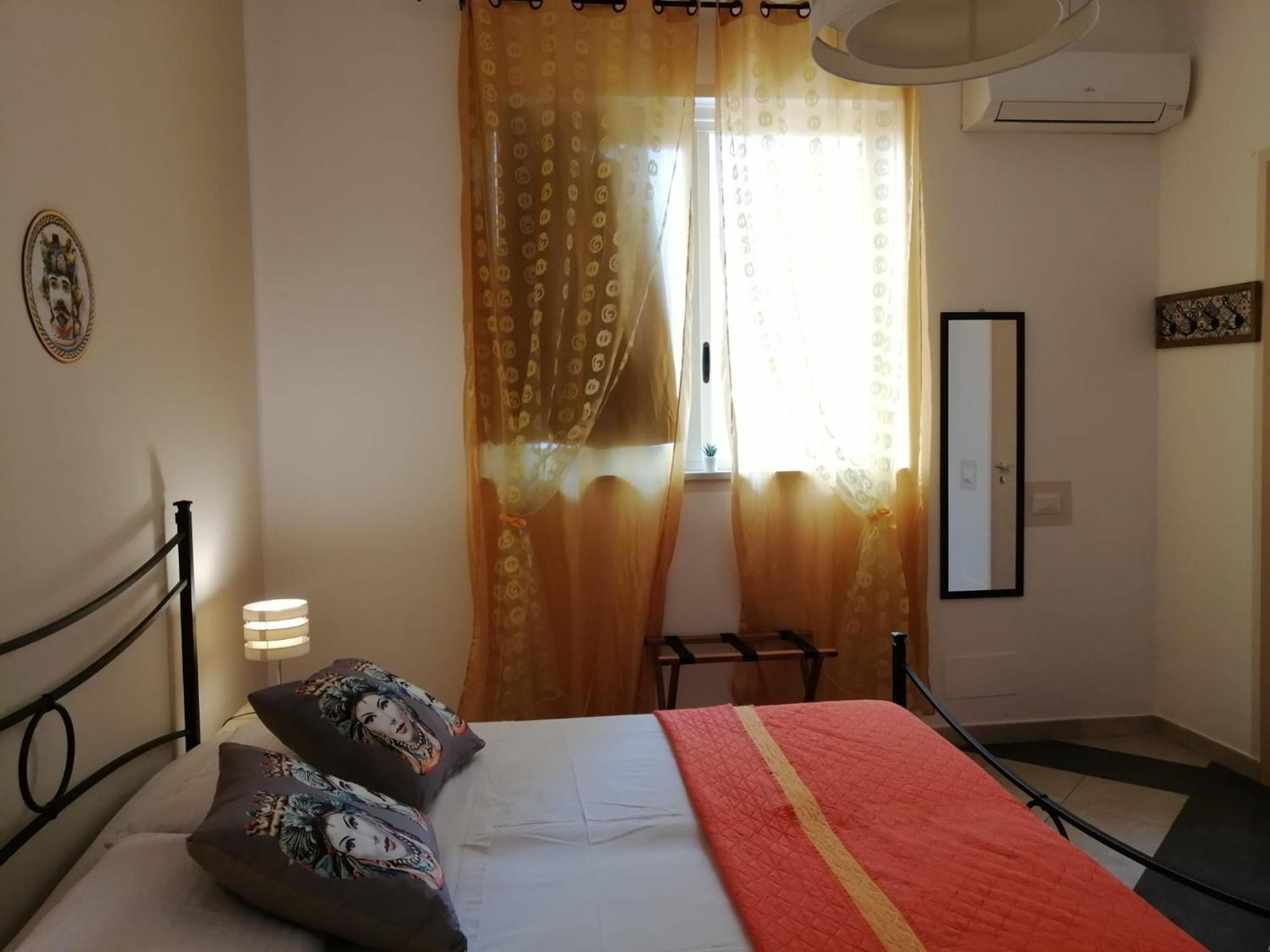 B & B Jasmine Santa Teresa Di Riva Zimmer foto